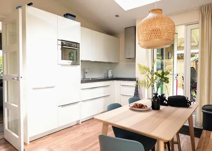 Nyaraló In Sint Maartenszee Near Sint Maartensvlotbrug