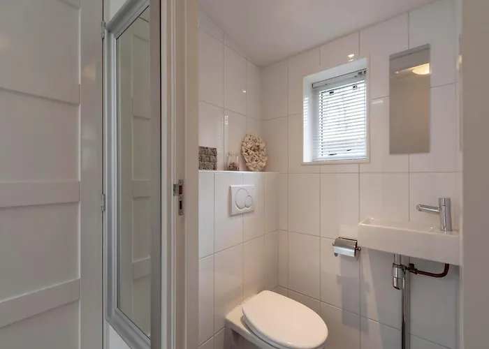 In Sint Maartenszee Near * Sint Maartensvlotbrug